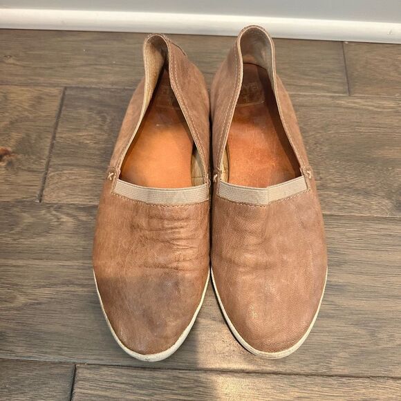 Frye Melanie Brown Leather Round Toe Slip On Flats Sneakers - Size 8.5 - Picture 1 of 8